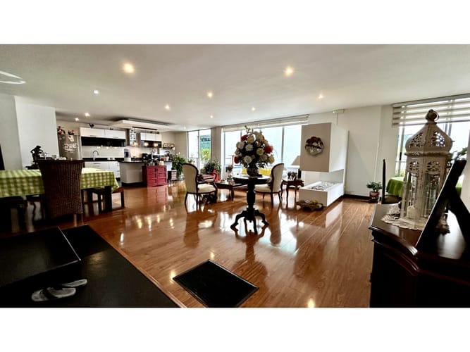Apartamento de 3 alcobas en venta en Santa Paula, Bogotá, 185 m² · foto 1 de 24