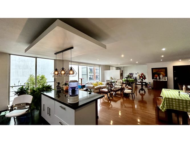Apartamento de 3 alcobas en venta en Santa Paula, Bogotá, 185 m² · foto 3 de 24