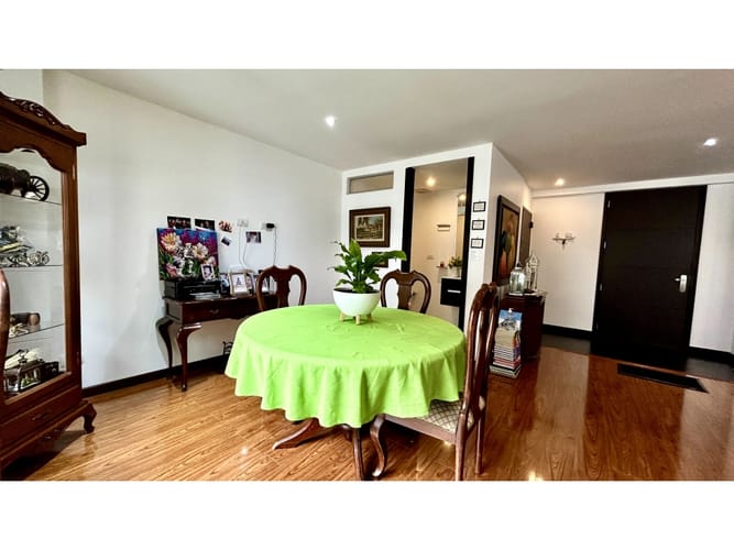 Apartamento de 3 alcobas en venta en Santa Paula, Bogotá, 185 m² · foto 6 de 24