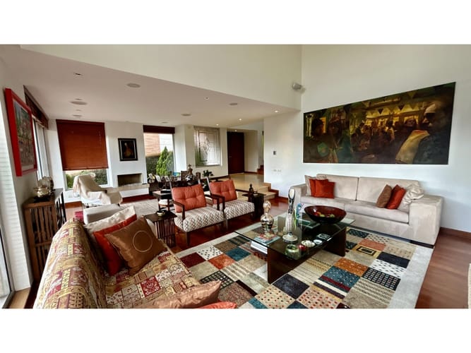 Casa de 4 alcobas en venta en Cerros De Suba, Bogotá, 390 m² · foto 2 de 24