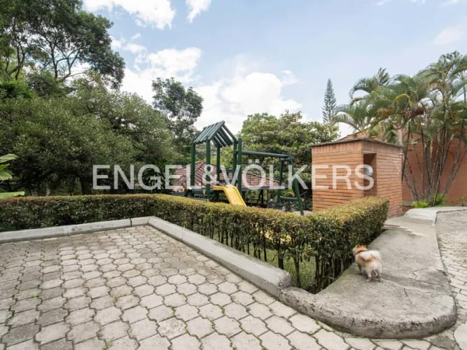 Casa de 4 alcobas en venta en El Tesoro, Medellín, 225 m² · foto 21 de 22