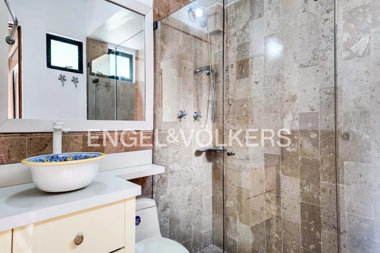 Casa de 4 alcobas en venta en El Tesoro, Medellín, 225 m² · foto 19 de 22