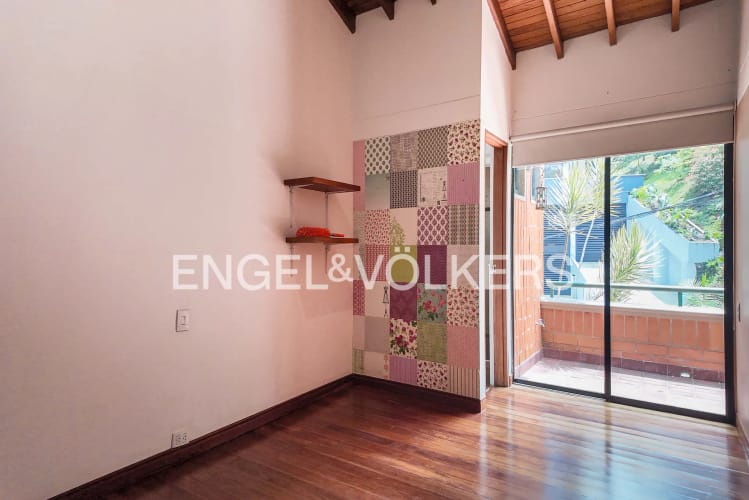 Casa de 4 alcobas en venta en El Tesoro, Medellín, 225 m² · foto 15 de 22