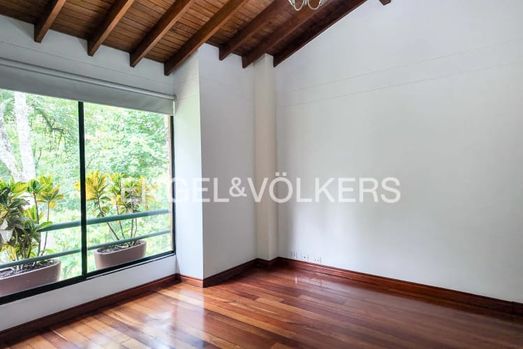 Casa de 4 alcobas en venta en El Tesoro, Medellín, 225 m² · foto 10 de 22