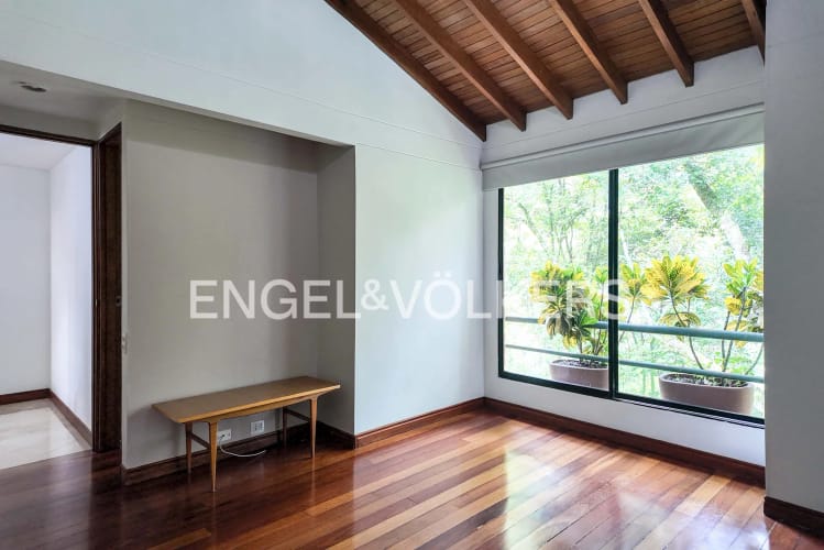 Casa de 4 alcobas en venta en El Tesoro, Medellín, 225 m² · foto 9 de 22
