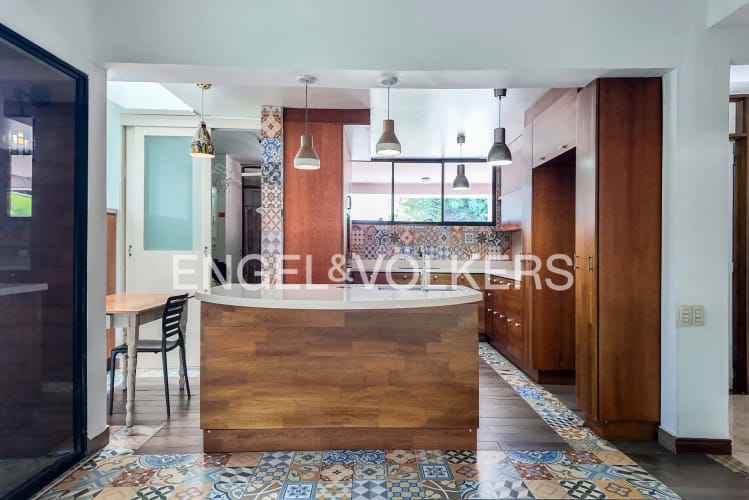Casa de 4 alcobas en venta en El Tesoro, Medellín, 225 m² · foto 6 de 22