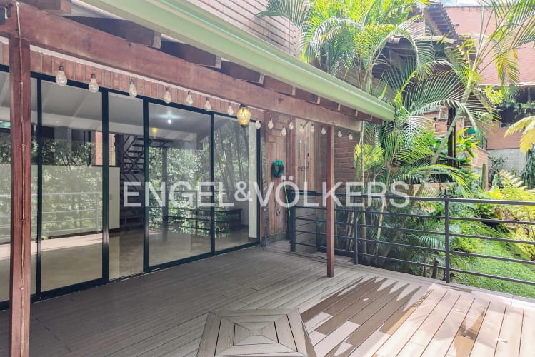 Casa de 4 alcobas en venta en El Tesoro, Medellín, 225 m² · foto 4 de 22
