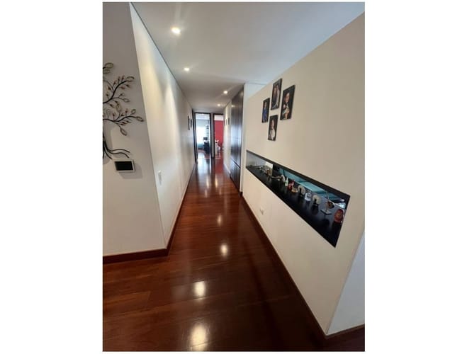 Apartamento de 4 alcobas en venta en Colina Campestre, Bogotá, 223 m² · foto 8 de 24