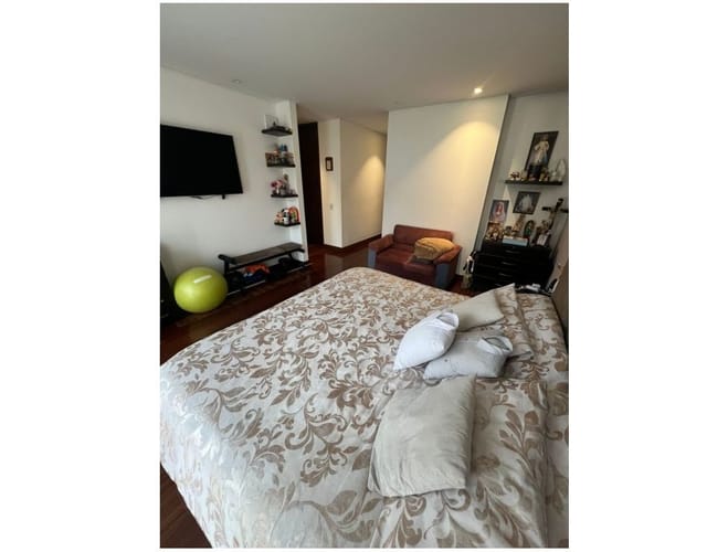 Apartamento de 4 alcobas en venta en Colina Campestre, Bogotá, 223 m² · foto 16 de 24