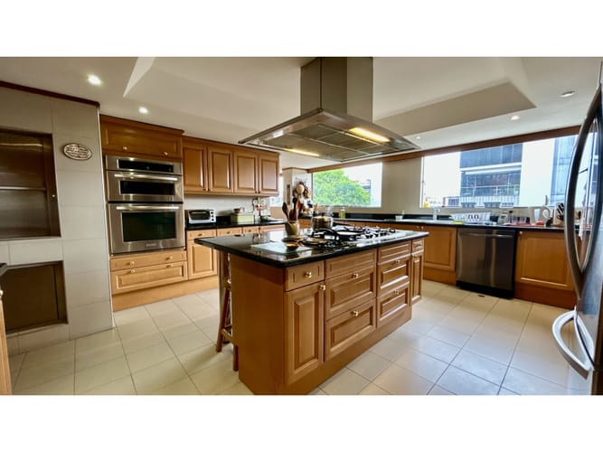 Apartamento de 4 alcobas en venta en El Nogal, Bogotá, 415 m² · foto 9 de 24