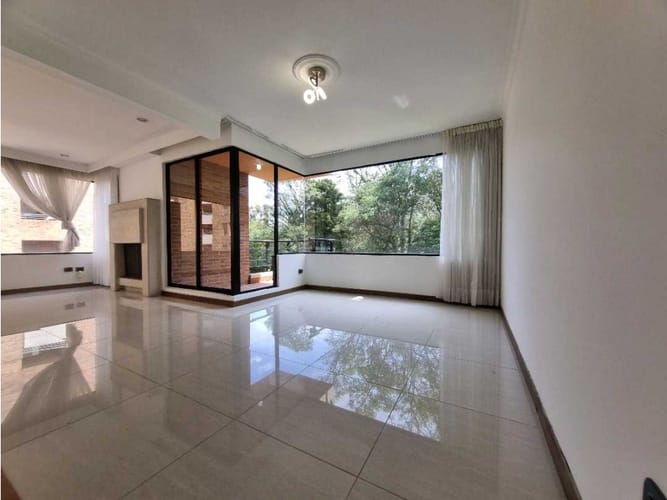 Apartamento de 3 alcobas en arriendo en Calleja Baja, Bogotá, 157 m² · foto 3 de 24