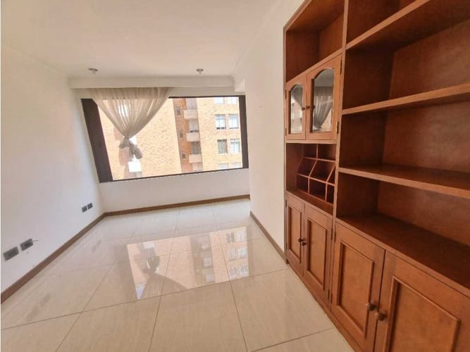 Apartamento de 3 alcobas en arriendo en Calleja Baja, Bogotá, 157 m² · foto 8 de 24
