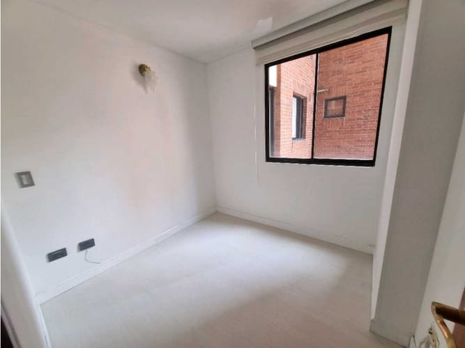 Apartamento de 3 alcobas en arriendo en Calleja Baja, Bogotá, 157 m² · foto 22 de 24