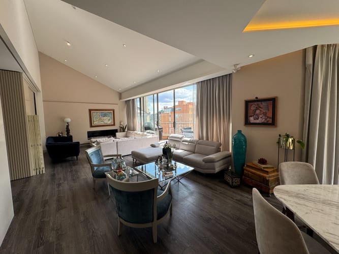 Apartamento de 3 alcobas en venta en Cerros De Suba, Bogotá, 502 m² · foto 2 de 10