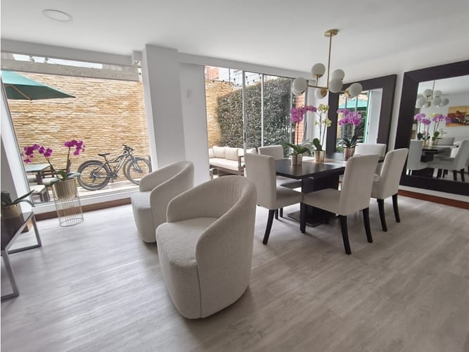 Casa de 4 alcobas en venta en Gratamira, Bogotá, 252 m² · foto 1 de 24