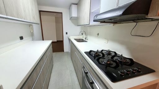 Apartamento de 2 alcobas en arriendo en Milla De Oro, Medellín, 80 m² · foto 8 de 16