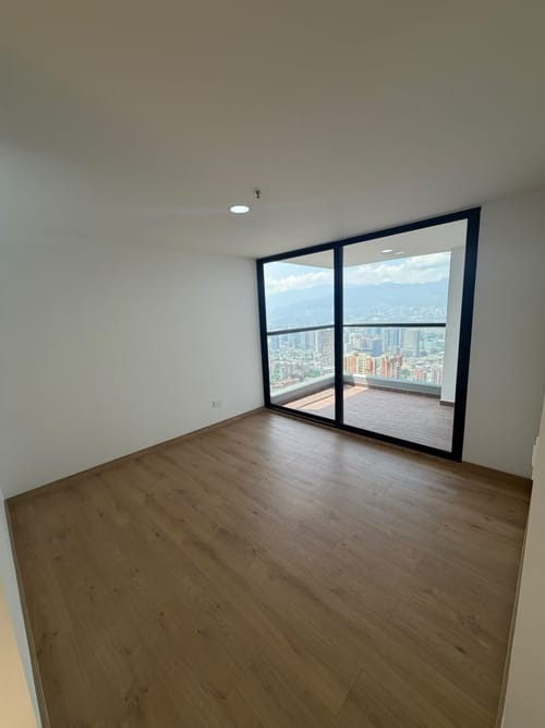 Apartamento de 3 alcobas en arriendo en Loma Del Indio, Medellín, 105 m² · foto 8 de 8