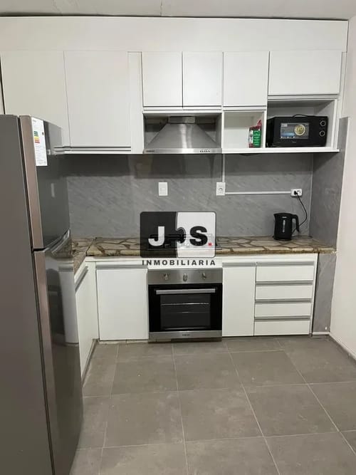 Alquilo Casa cuatro dormitorios en Centro · Foto 4