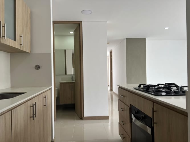 Apartamento de 3 alcobas en arriendo en Loma El Atravesado, Envigado, 112 m² · foto 5 de 16