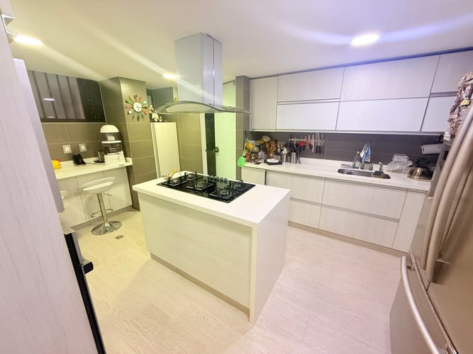 Apartamento de 3 alcobas en venta en Cabecera Del Llano, Bucaramanga, 133 m² · foto 1 de 14