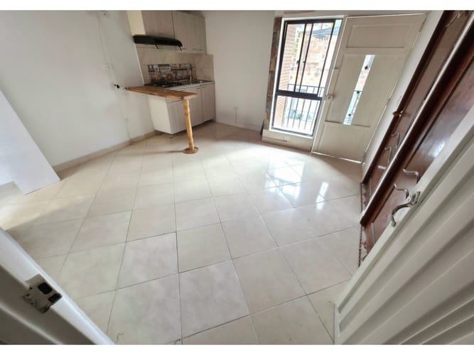 Apartamento de 2 alcobas en arriendo en Villatina, Medellín, 52 m² · foto 3 de 16