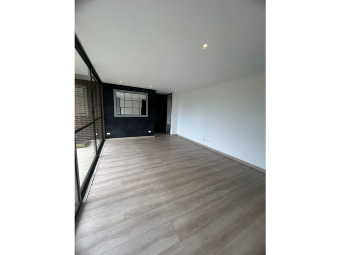 Apartamento de 2 alcobas en arriendo en El Poblado, Medellín, 90 m² · foto 4 de 24