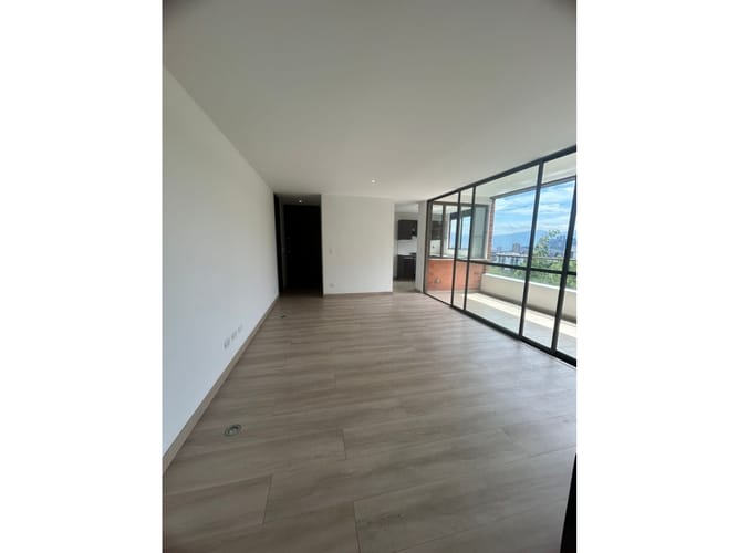 Apartamento de 2 alcobas en arriendo en El Poblado, Medellín, 90 m² · foto 7 de 24