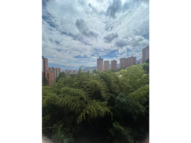 Apartamento de 2 alcobas en arriendo en El Poblado, Medellín, 90 m² · foto 10 de 24
