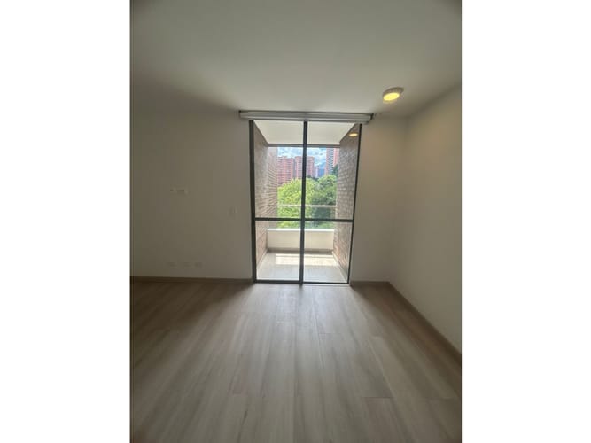 Apartamento de 2 alcobas en arriendo en El Poblado, Medellín, 90 m² · foto 12 de 24