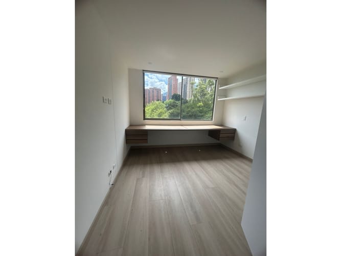Apartamento de 2 alcobas en arriendo en El Poblado, Medellín, 90 m² · foto 16 de 24