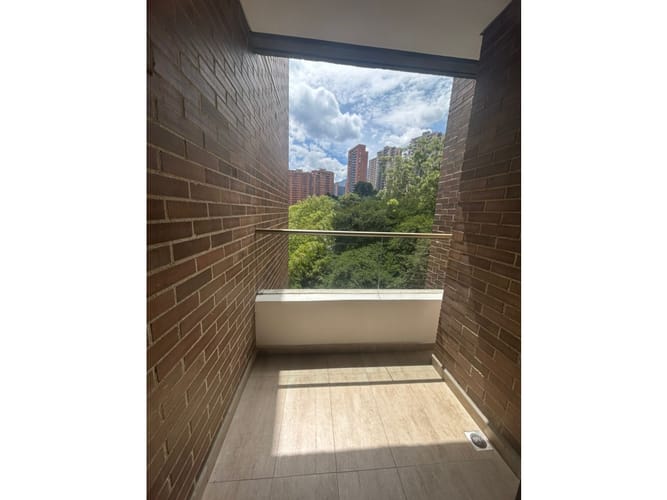 Apartamento de 2 alcobas en arriendo en El Poblado, Medellín, 90 m² · foto 17 de 24