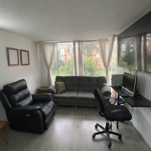 Apartamento de 2 alcobas en venta en Colina Campestre, Bogotá, 49 m² · foto 2 de 16