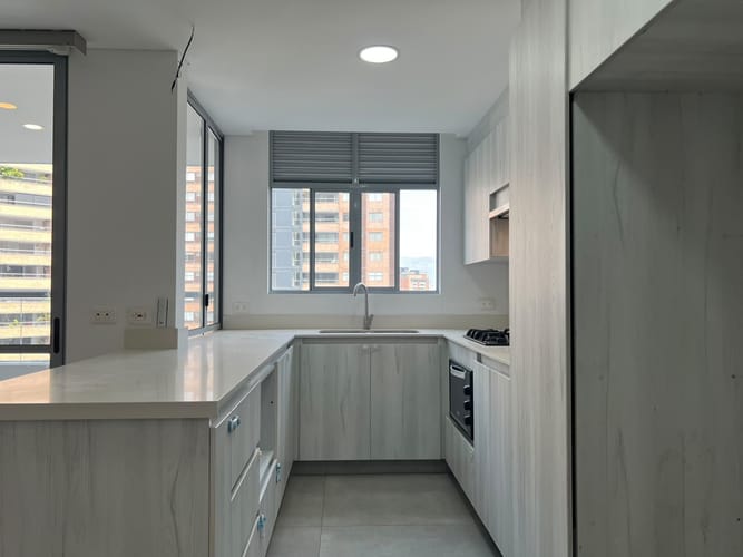 Apartamento de 3 alcobas en arriendo en Quebrada Clara, Envigado, 140 m² · foto 5 de 19