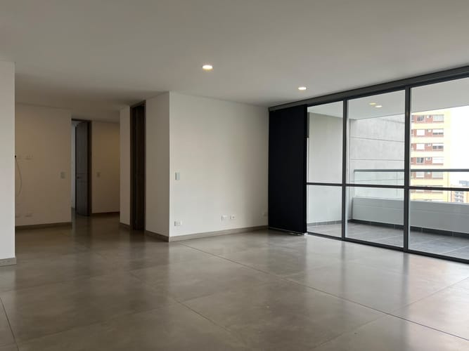 Apartamento de 3 alcobas en arriendo en Quebrada Clara, Envigado, 140 m² · foto 2 de 19