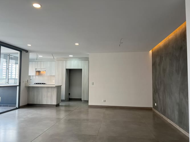 Apartamento de 3 alcobas en arriendo en Quebrada Clara, Envigado, 140 m² · foto 4 de 19