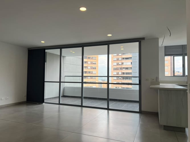 Apartamento de 3 alcobas en arriendo en Quebrada Clara, Envigado, 140 m² · foto 3 de 19