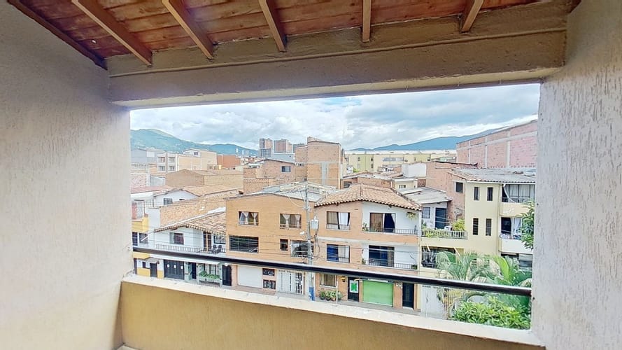 Apartamento de 2 alcobas en venta en Santa Maria No. 2, Itagüí, 59 m² · foto 2 de 18