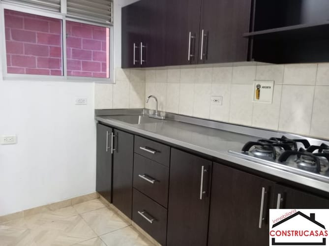 Apartamento de 2 alcobas en arriendo en Santa Lucia, Medellín, 52 m² · foto 2 de 14
