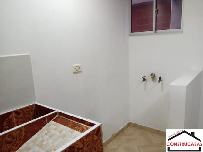 Apartamento de 2 alcobas en arriendo en Santa Lucia, Medellín, 52 m² · foto 4 de 14