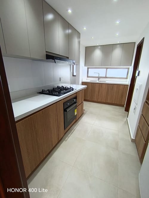 Apartamento de 3 alcobas en arriendo en Santa Barbara, Bogotá, 196 m² · foto 5 de 24