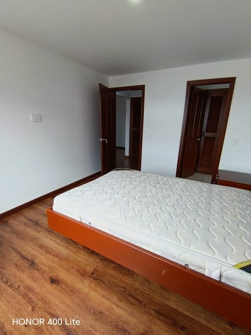 Apartamento de 3 alcobas en arriendo en Santa Barbara, Bogotá, 196 m² · foto 9 de 24
