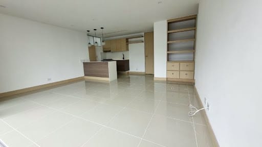 Apartamento de 2 alcobas en arriendo en Asomadera No.2, Medellín, 68 m² · foto 2 de 16