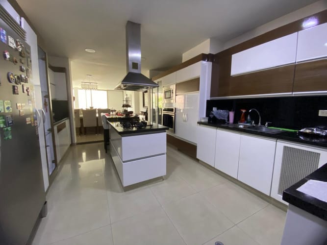 Casa de 4 alcobas en venta en Ciudad Jardin, Cali, 455 m² · foto 1 de 24