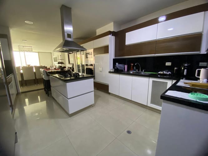 Casa de 4 alcobas en venta en Ciudad Jardin, Cali, 455 m² · foto 4 de 24