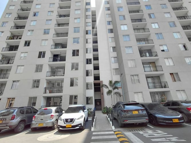 Apartamento de 2 alcobas en arriendo en Las Americas, Yumbo, 57 m² · foto 2 de 24