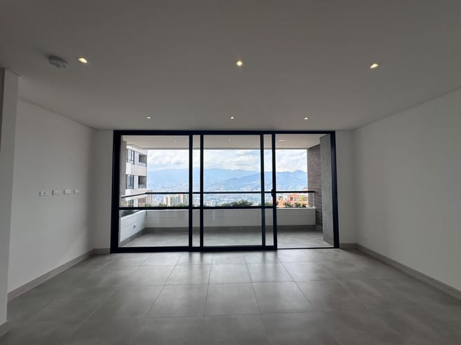 Apartamento de 1 alcoba en arriendo en El Poblado, Medellín, 67 m² · foto 2 de 12