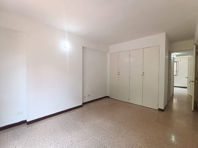 Apartamento de 3 alcobas en arriendo en Loma Del Escobero, Envigado, 100 m² · foto 4 de 17