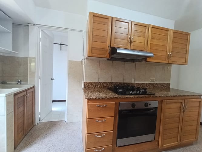 Apartamento de 3 alcobas en arriendo en Loma Del Escobero, Envigado, 100 m² · foto 12 de 17