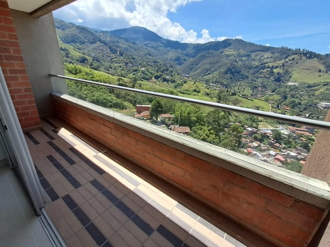 Apartamento de 3 alcobas en arriendo en Monteazul, Sabaneta, 68 m² · foto 2 de 17