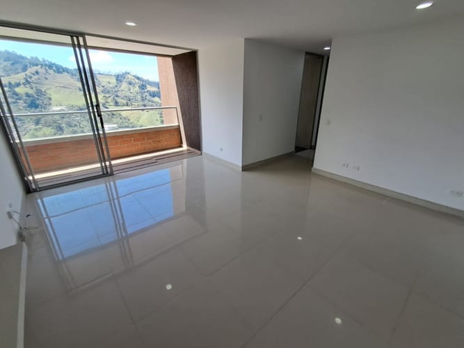 Apartamento de 3 alcobas en arriendo en Monteazul, Sabaneta, 68 m² · foto 5 de 17